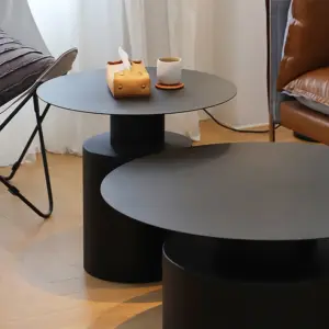 طاولات قهوة وسط متداخلة